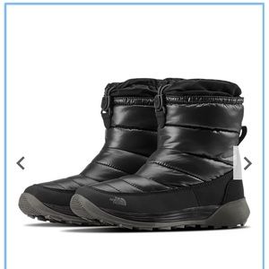 Boys north face boots size 3